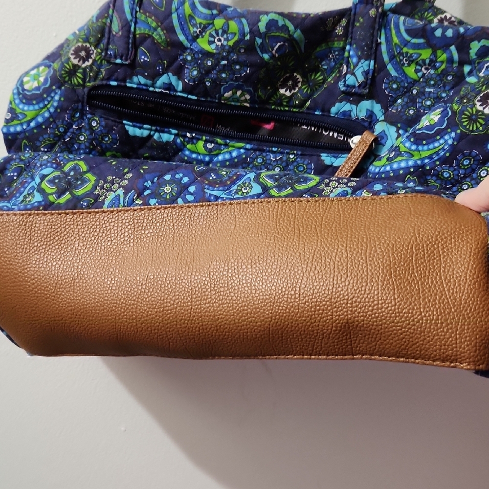 Stone Mountain Accessories Blue and Green Quilted Shoulder Bag - Picture 8 of 11
